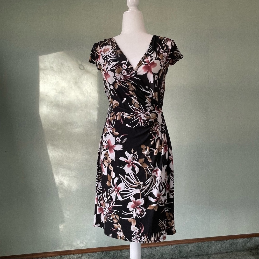 AA STUDIO Faux Wrap Dress, Floral Dress, Knee Length, Stretch, V-Neck Dress, 8
